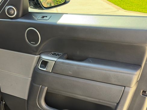 Used 2017 Land Rover Range Rover Sport HSE Dynamic image 16