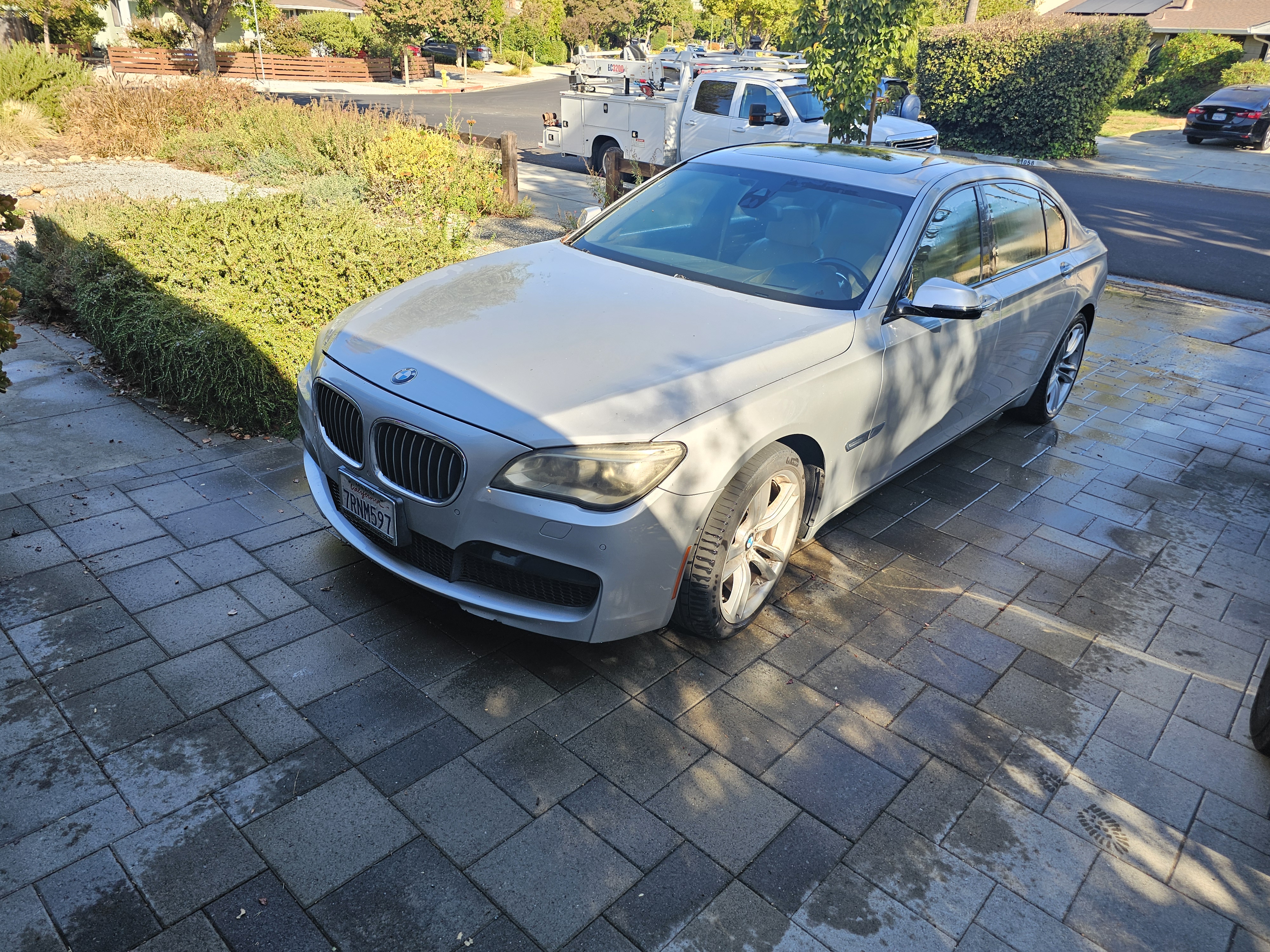 Used 2013 BMW 750Li RWD image 2