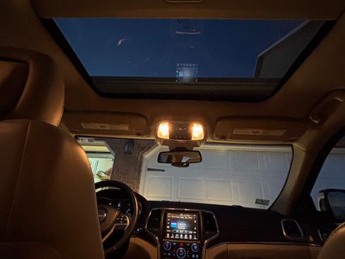 Used 2015 Jeep Grand Cherokee Limited image 30