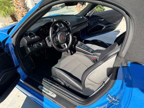 Used 2022 Porsche 718 Boxster image 13
