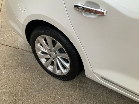 Used 2016 Buick LaCrosse Leather image 10