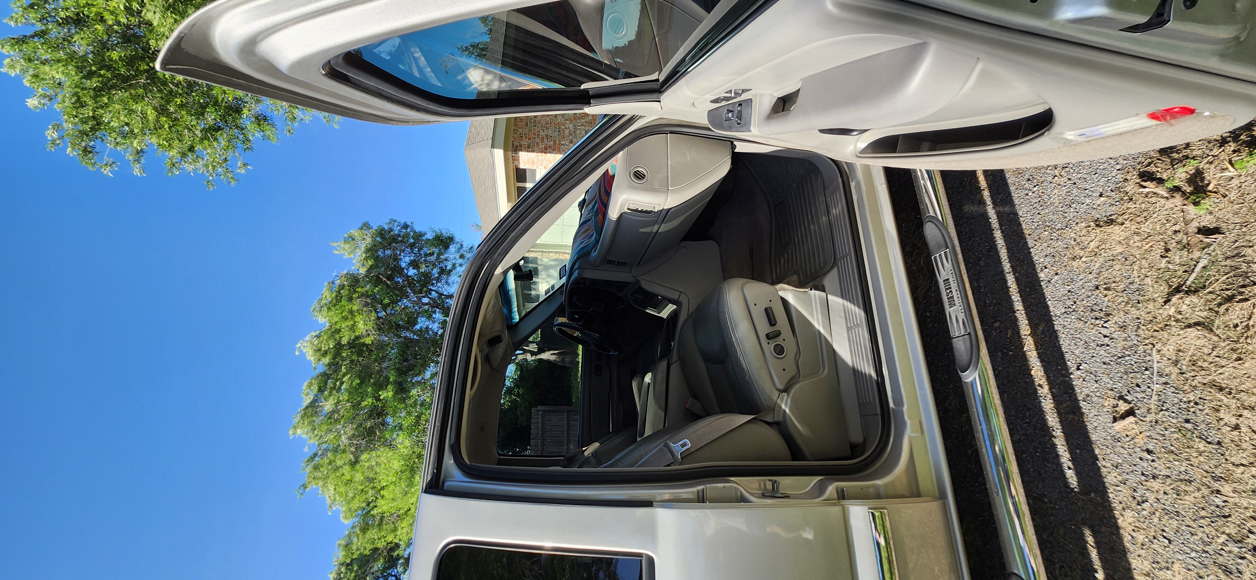 Used 2004 GMC Sierra 2500 SLT w/ Heavy-Duty Power Package RWD image 16