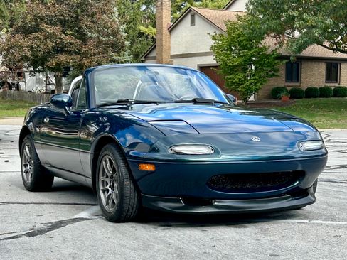 Used 1997 MAZDA MX-5 Miata image 9