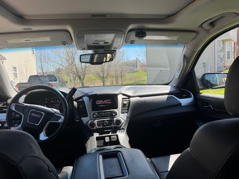 Used 2018 GMC Yukon XL SLT w/ Premium Edition image 5