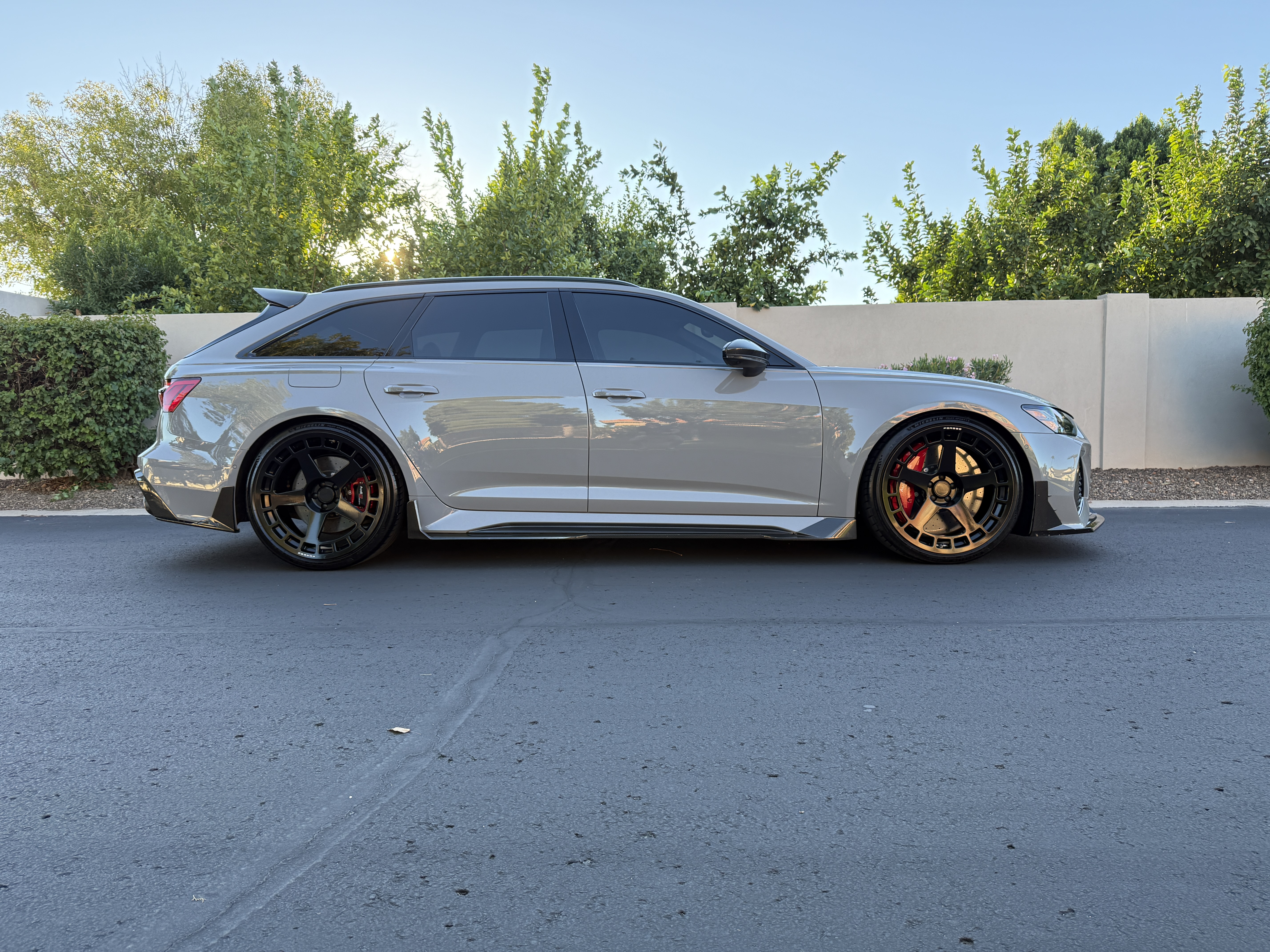 Used 2021 Audi RS 6 AWD/4WD image 1