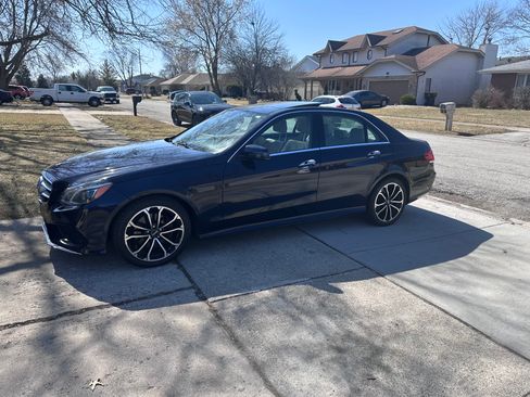 Used 2014 Mercedes-Benz E 350 4MATIC Sedan image 4