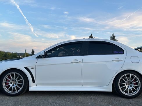 Used 2013 Mitsubishi Lancer Evolution GSR image 4