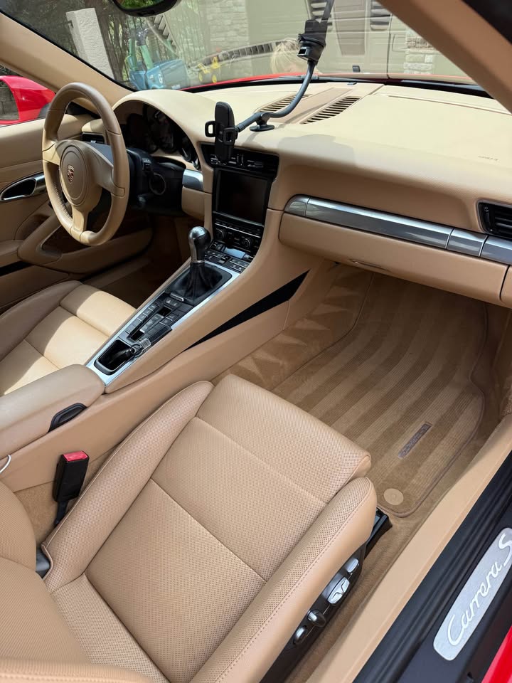 Used 2014 Porsche 911 Carrera S RWD image 4