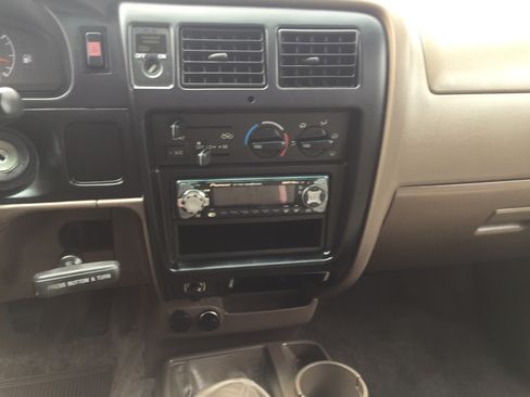 Used 1998 Toyota Tacoma Short Bed image 19