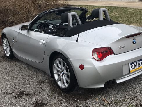 Used 2006 BMW Z4 3.0i RWD image 8