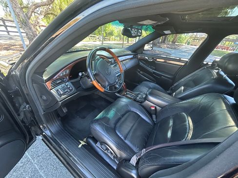 Used 2002 Cadillac De Ville DTS w/ Premium Equipment Pkg image 8