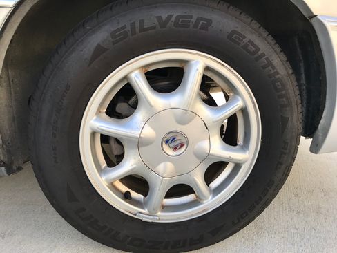 Used 2001 Buick Park Avenue w/ Prestige Pkg image 26