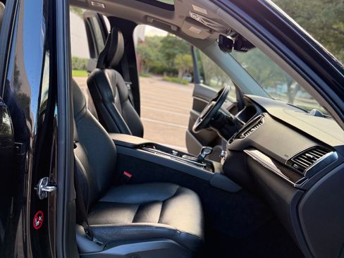 Used 2016 Volvo XC90 T6 Momentum AWD/4WD image 12