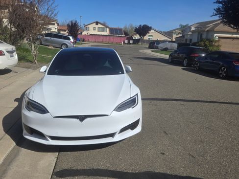Used 2018 Tesla Model S 75D image 4