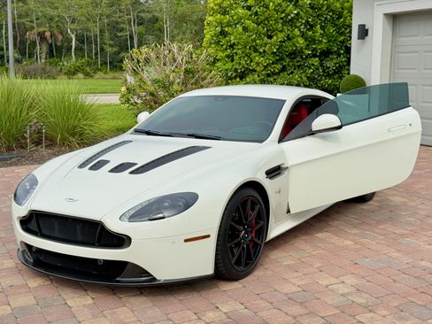 Used 2017 Aston Martin V12 Vantage S RWD image 11