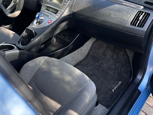 Used 2014 Toyota Prius Prime Advanced image 8