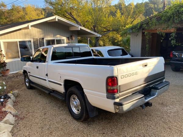 Used 1998 Dodge Ram 2500 Truck 2WD Quad Cab image 2