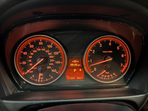 Used 2011 BMW 328i xDrive Sedan image 9