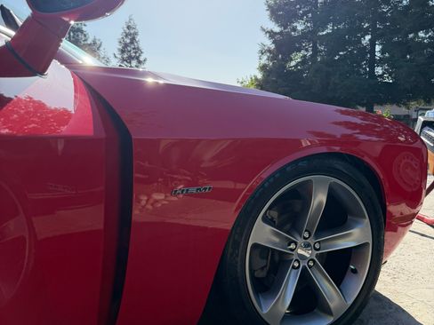 Used 2015 Dodge Challenger R/T w/ Quick Order Package 28B R/T RWD image 4