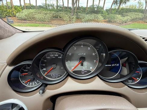 Used 2014 Porsche Cayenne GTS image 12