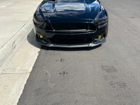 Used 2017 Ford Mustang GT w/ GT Performance Package RWD image 5