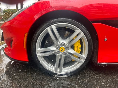 Used 2019 Ferrari Portofino Convertible 2D image 12