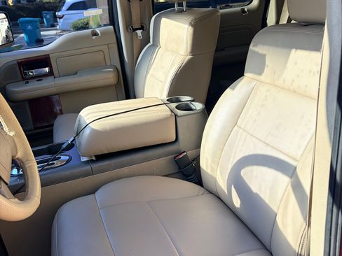 Used 2005 Ford F150 Lariat RWD image 4