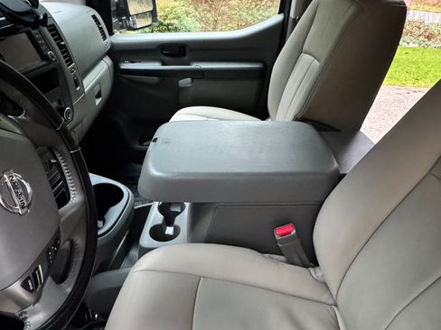 Used 2017 Nissan NV 3500 SL image 10