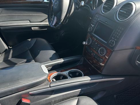 Used 2011 Mercedes-Benz GL 450 4MATIC image 6