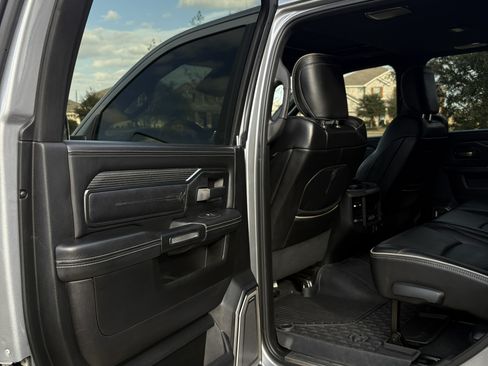 Used 2019 RAM 3500 Limited image 12