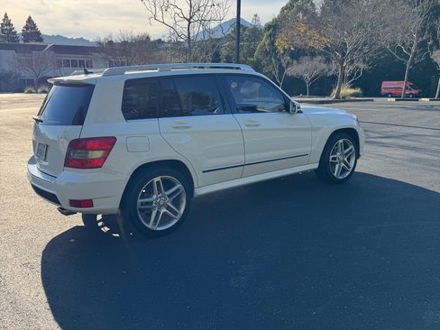 Used 2011 Mercedes-Benz GLK 350 4MATIC image 10