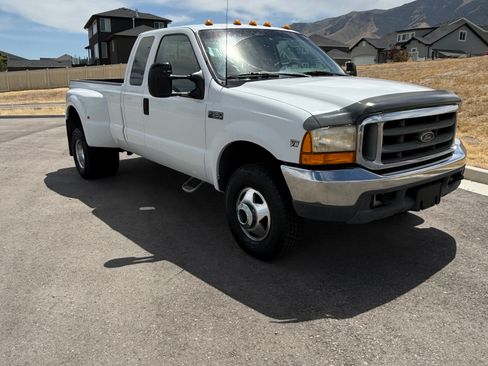 Used 1999 Ford F350 4x4 SuperCab DRW Super Duty image 4
