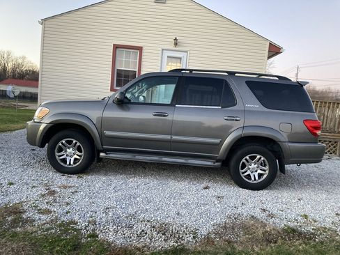 Used 2005 Toyota Sequoia Limited AWD/4WD image 5