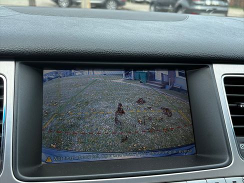 Used 2009 Hyundai Genesis 3.8 w/ Technology Pkg 4 RWD image 18