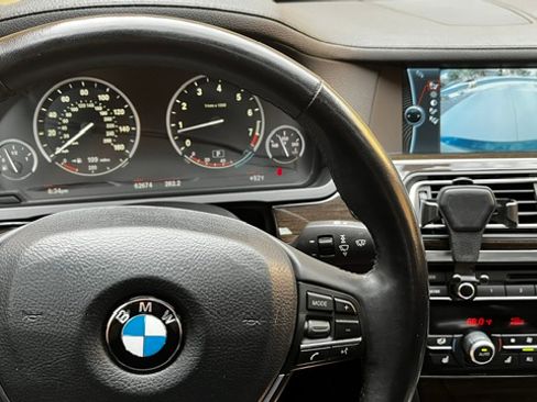 Used 2012 BMW 750i xDrive AWD/4WD image 2