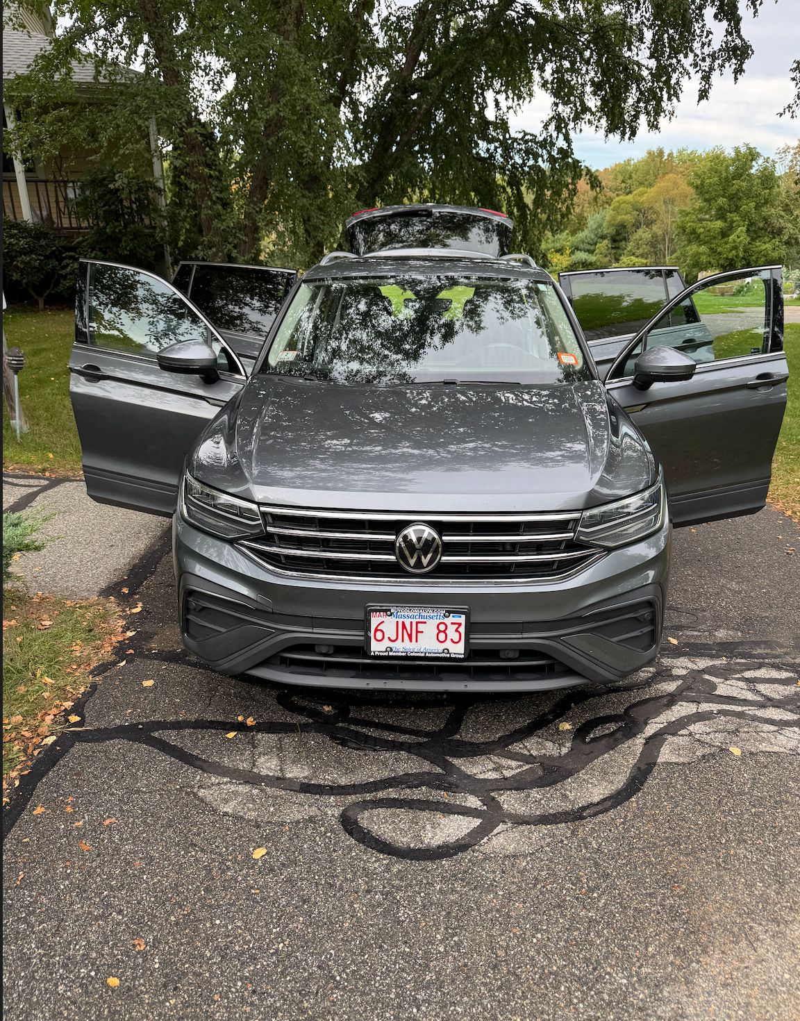 Used 2023 Volkswagen Tiguan SE w/ Panoramic Sunroof Package AWD/4WD image 8