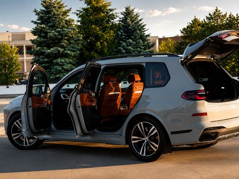 Used 2023 BMW X7 M60i w/ Executive Package AWD/4WD image 13