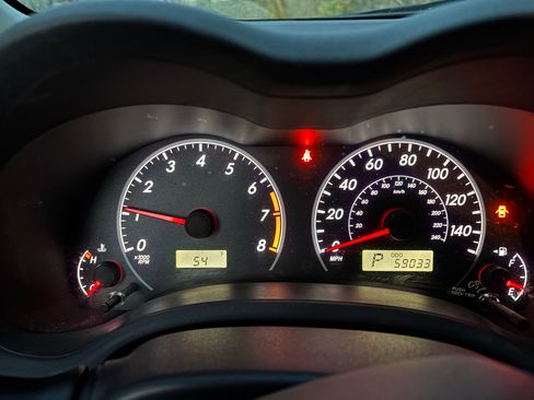 Used 2013 Toyota Corolla LE image 2