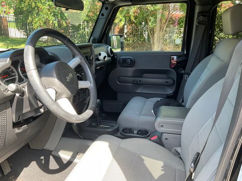Used 2008 Jeep Wrangler Unlimited Sahara w/ Trailer Tow Group AWD/4WD image 2