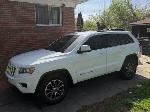 Used 2014 Jeep Grand Cherokee Laredo w/ Quick Order Package 23E RWD image 2