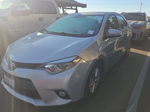 Used 2014 Toyota Corolla LE image 2