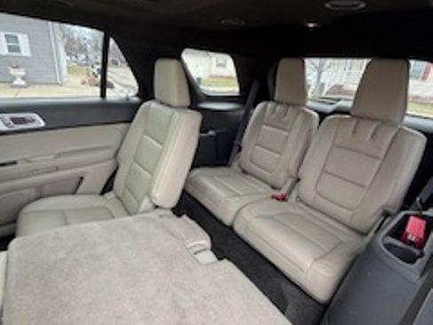 Used 2012 Ford Explorer XLT image 11