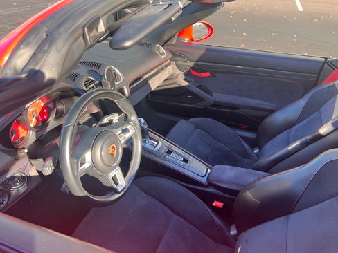 Used 2021 Porsche 718 Boxster Spyder image 22