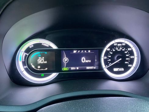 Used 2019 Kia Niro S Touring image 9