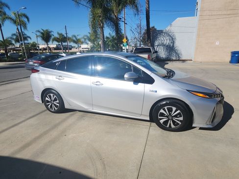 Used 2018 Toyota Prius Prime Plus image 1