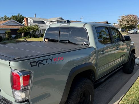 Used 2022 Toyota Tacoma TRD Off-Road w/ Technology Package AWD/4WD image 6