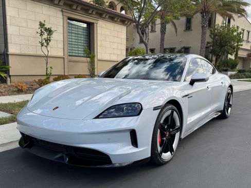 Used 2025 Porsche Taycan GTS image 2
