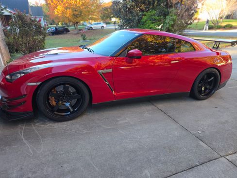 Used 2009 Nissan GT-R Premium image 8