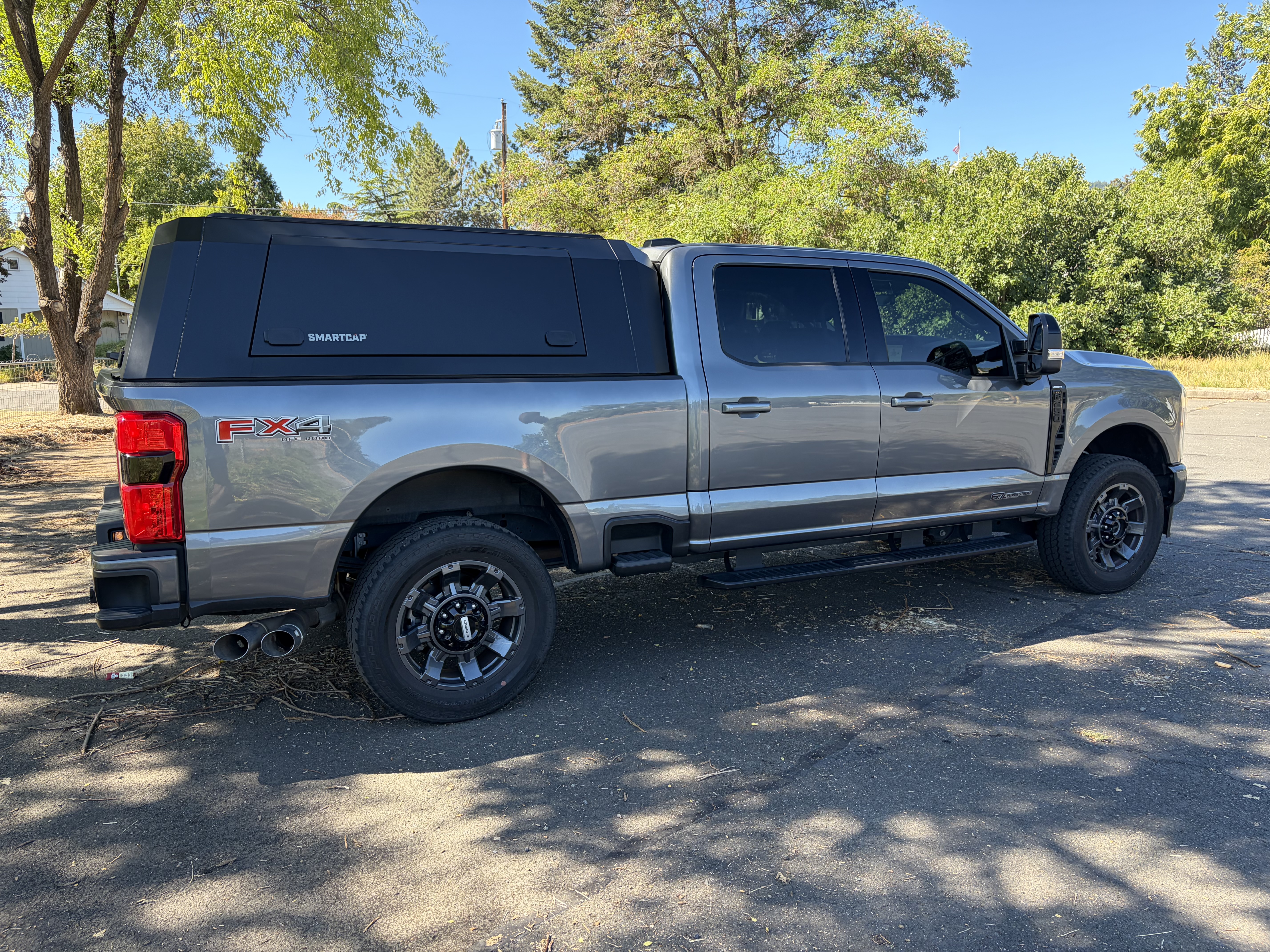 Used 2024 Ford F250 Lariat w/ Lariat Ultimate Package AWD/4WD image 1