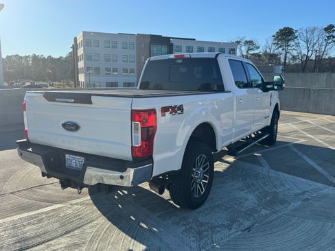Used 2019 Ford F250 Lariat w/ Lariat Value Package image 5